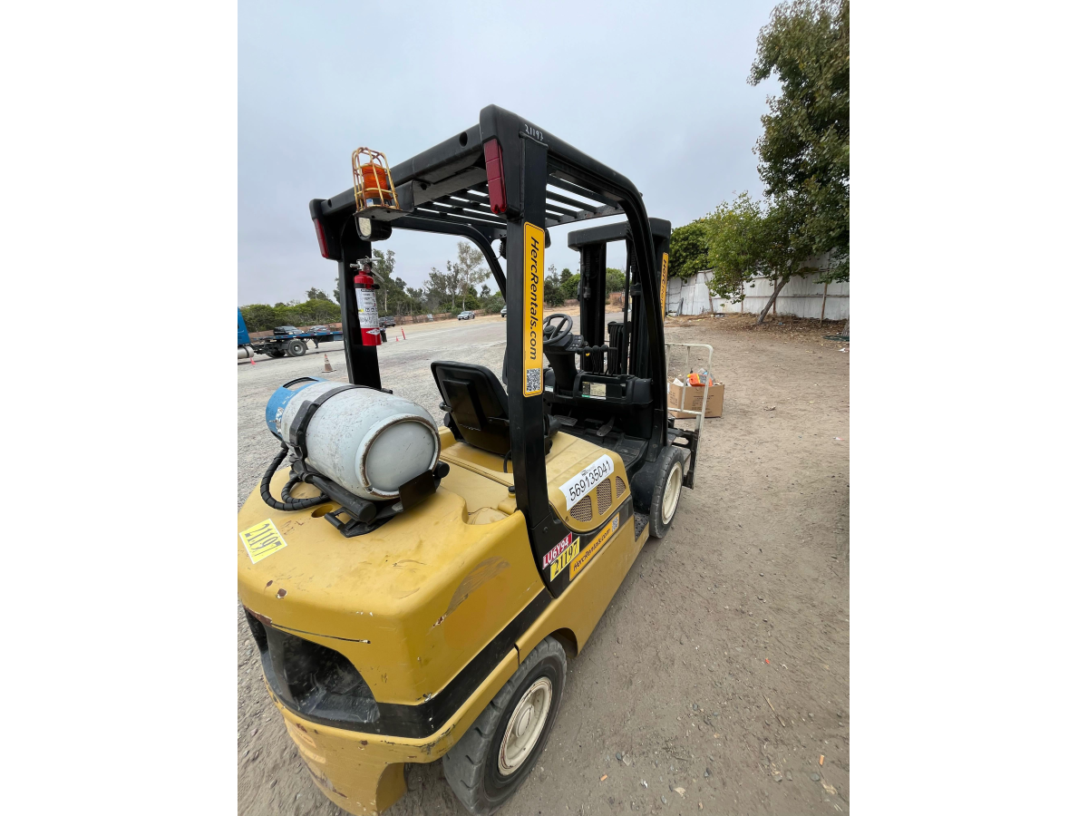 Subcategory - 0-19,999 Lb Pneumatic Tire Forklift Trucks | image 0