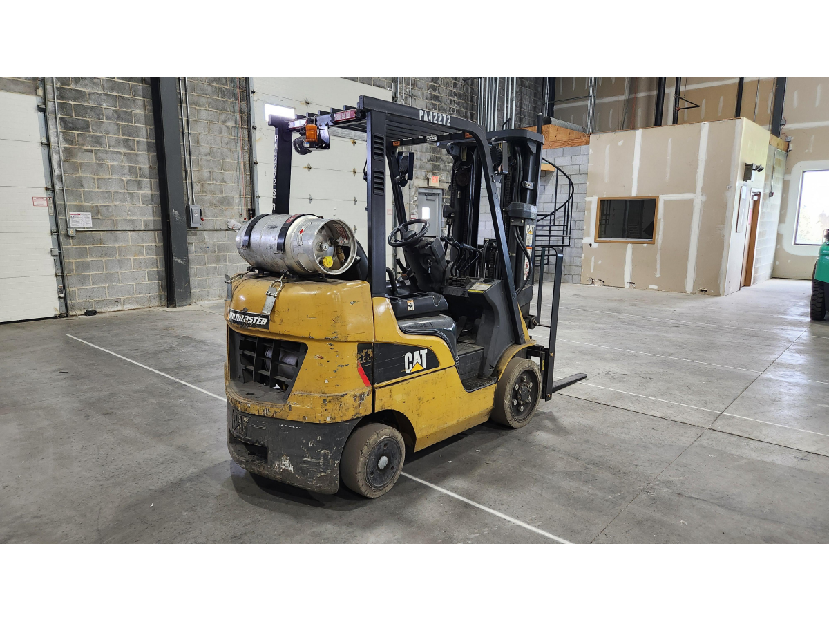 Subcategory - 0-19,999 Lb Cushion Tire Forklift Trucks | image 2