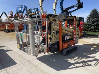 Gallery Thumbnail - Subcategory - Track-Driven Articulating Booms | image 3