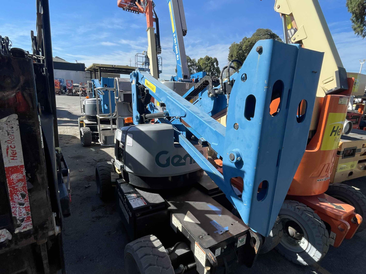 Subcategory - 0-39 Ft Electric Articulating Booms | image 0