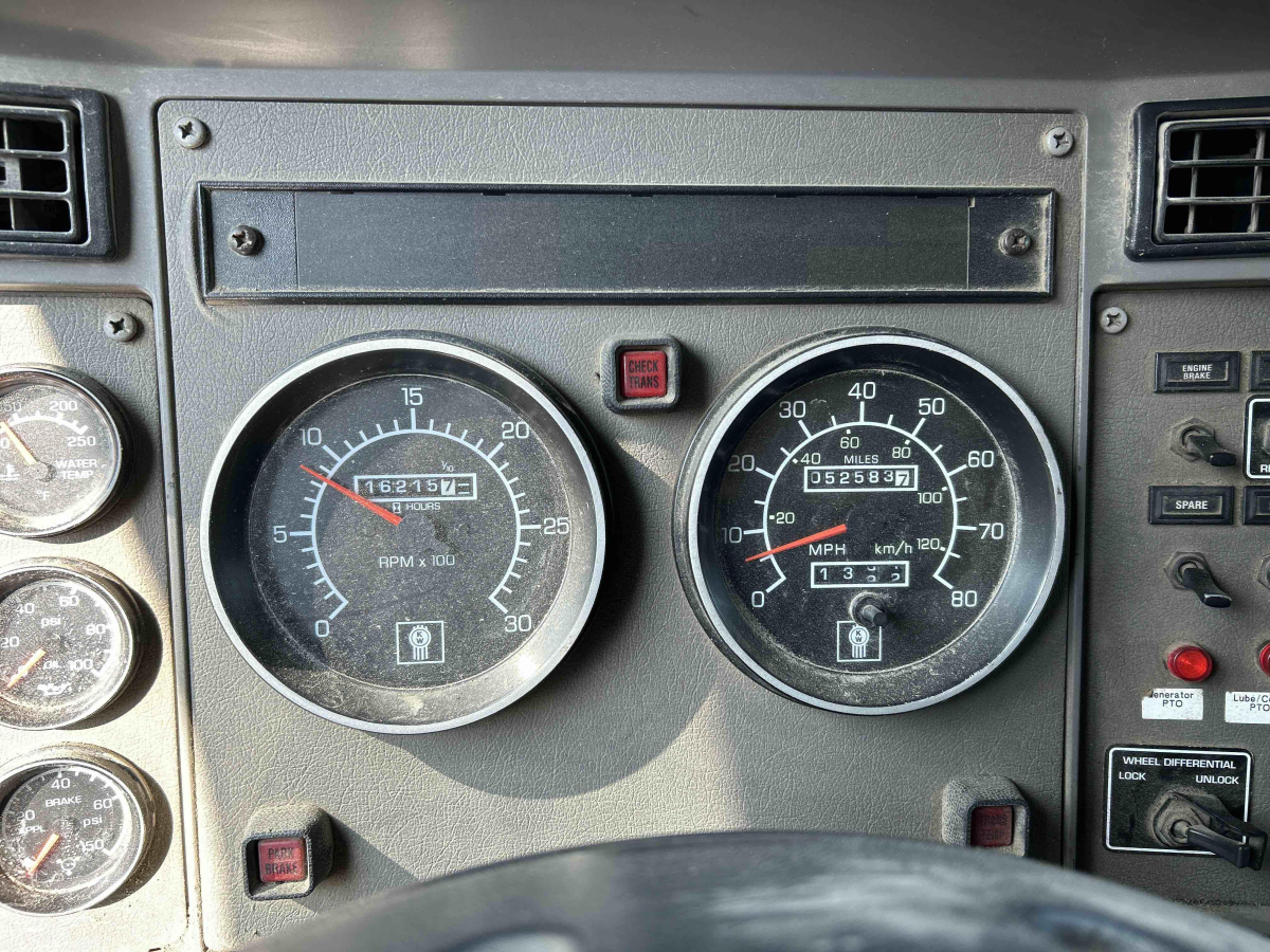 Detail Photo - 2010 Kenworth T300 | image 21