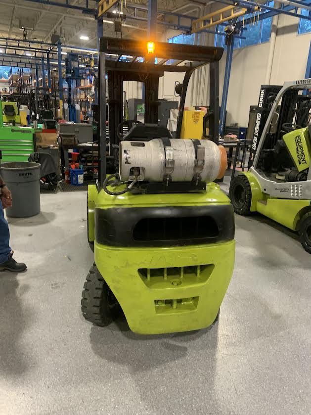 Subcategory - 0-19,999 Lb Pneumatic Tire Forklift Trucks | image 1