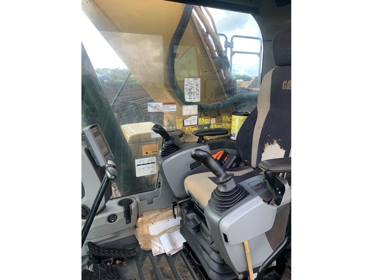Subcategory - 100,000+ Lb Excavators | image 4