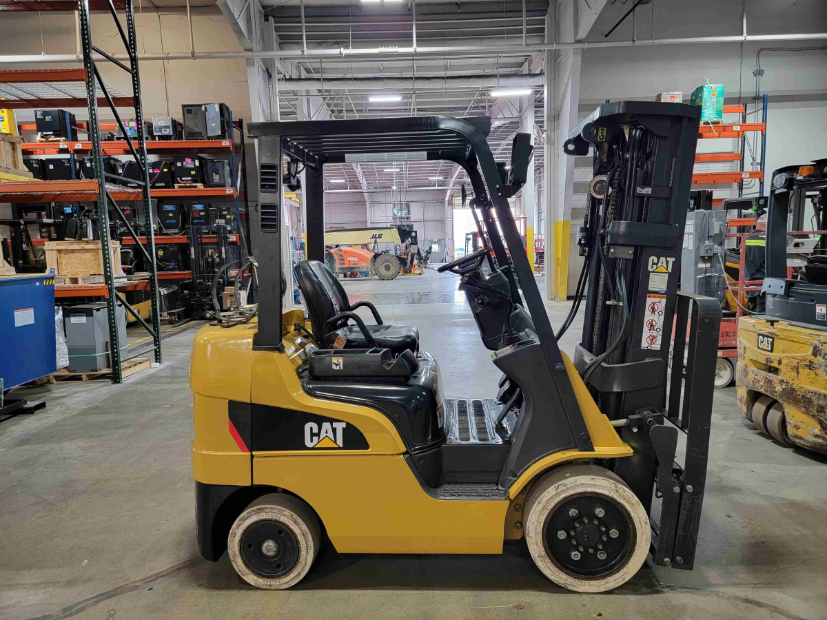 Subcategory - 0-19,999 Lb Cushion Tire Forklift Trucks | image 0