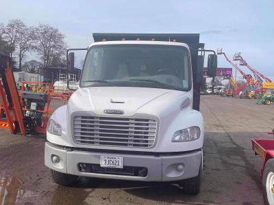 Detail Photo - 2017 Freightliner M2106