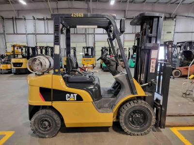 Gallery Thumbnail - Subcategory - 0-19,999 Lb Pneumatic Tire Forklift Trucks | image 1