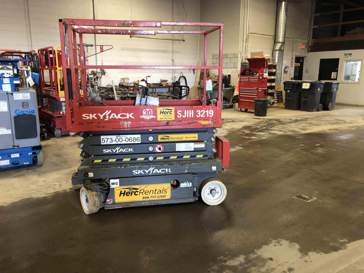 Subcategory - 19+ Ft Electric Scissor Lifts | image 0