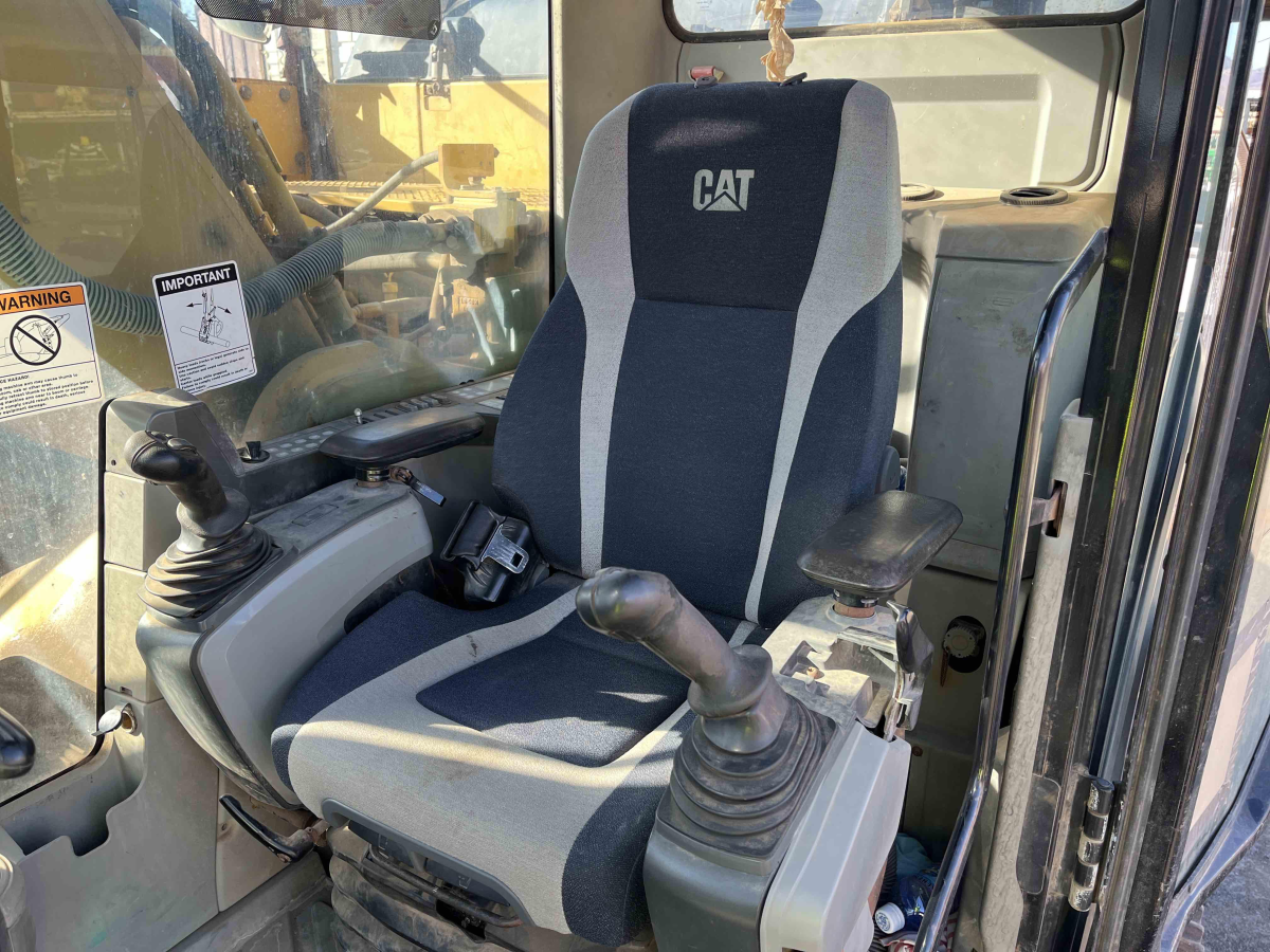 Subcategory - 45,000-74,999 Lb Excavators | image 4