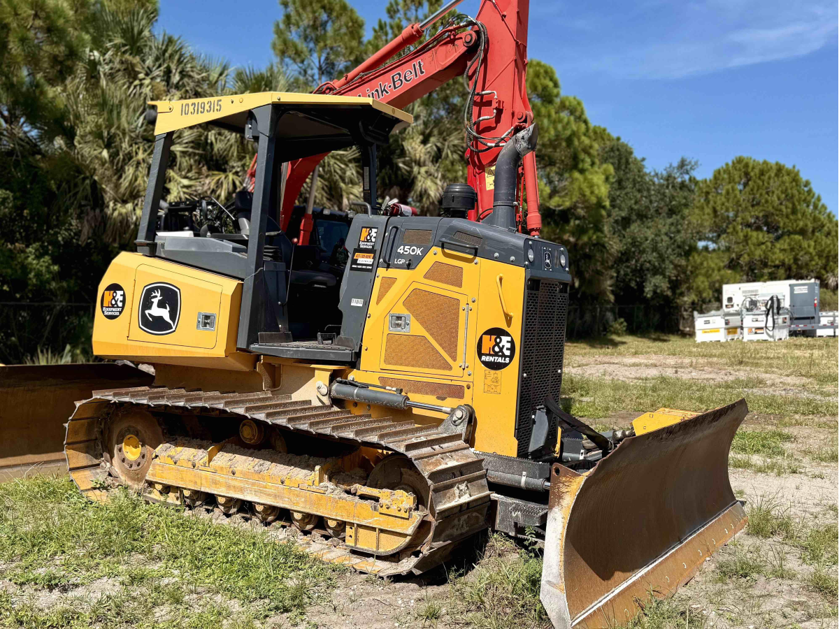 Subcategory - 0-114 HP Crawler Dozers | image 1