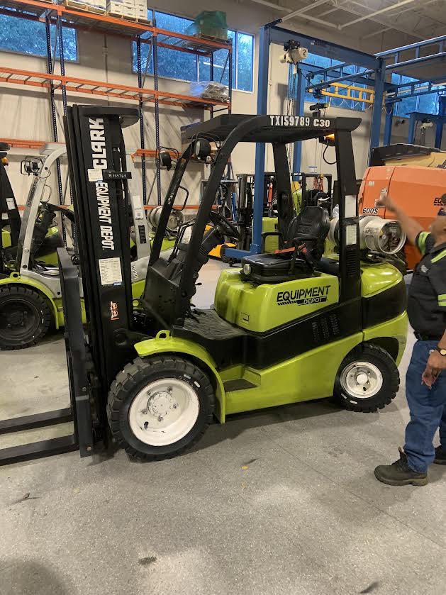 Subcategory - 0-19,999 Lb Pneumatic Tire Forklift Trucks | image 0