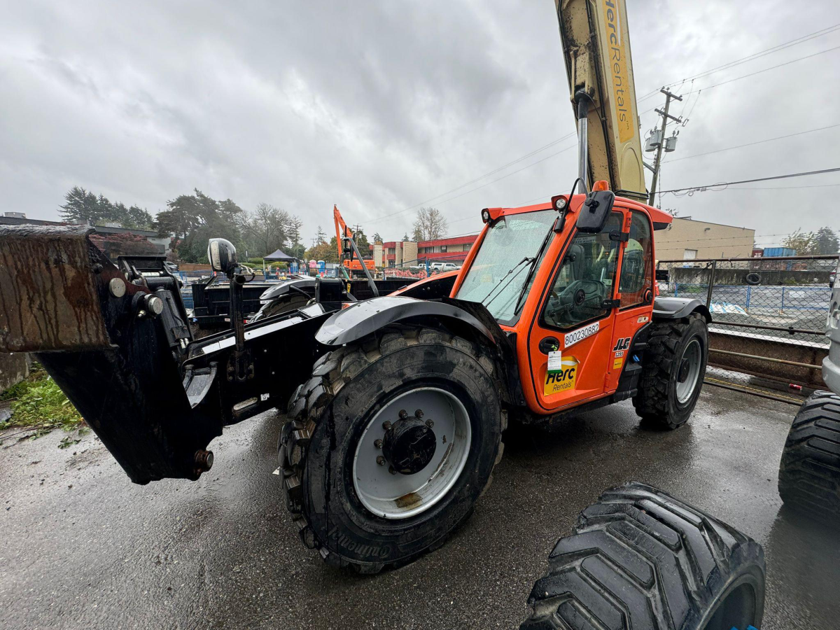 Subcategory - 11,000+ Lb Telehandlers | image 6