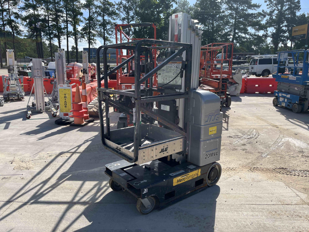 Subcategory - Self-Propelled Mast Lifts | image 1