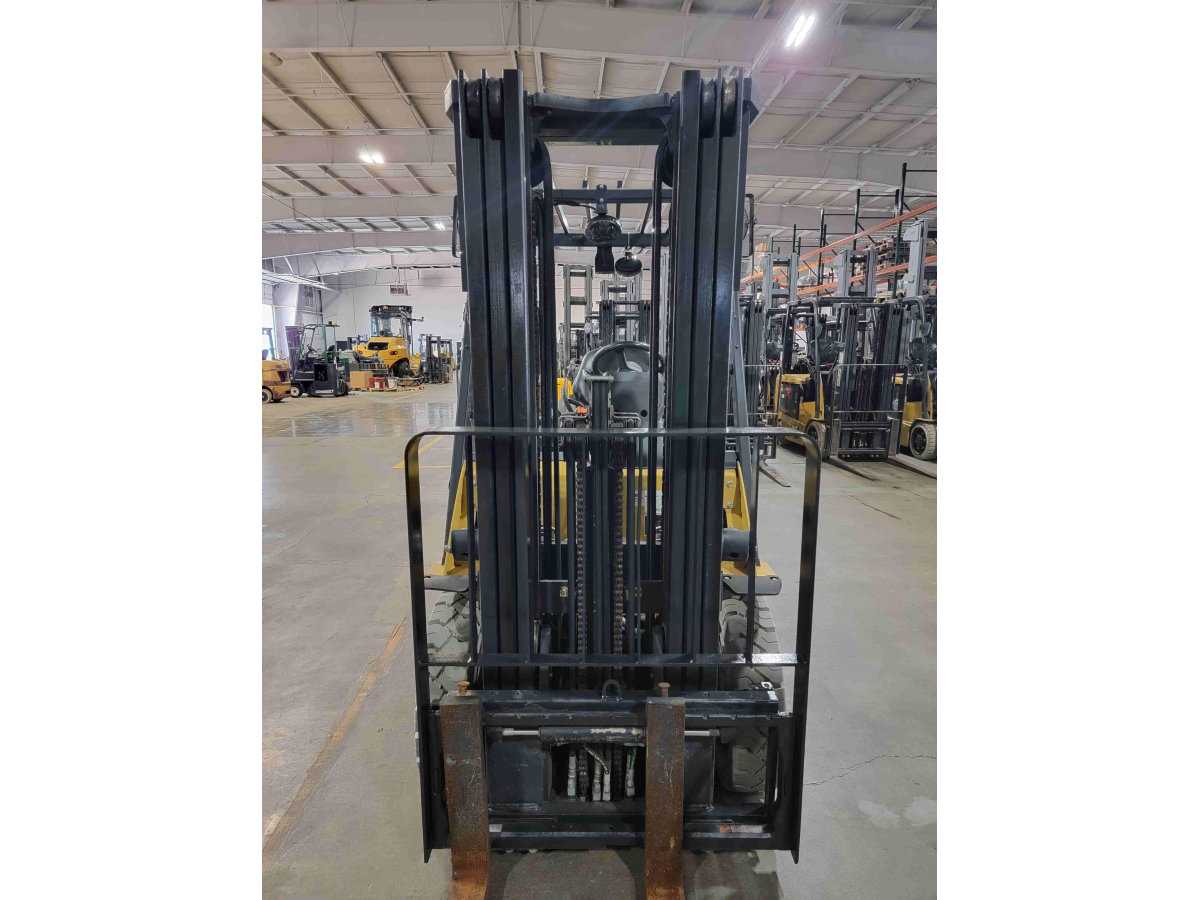 Subcategory - 0-19,999 Lb Pneumatic Tire Forklift Trucks | image 0