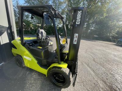 Gallery Thumbnail - Subcategory - 0-19,999 Lb Pneumatic Tire Forklift Trucks | image 0