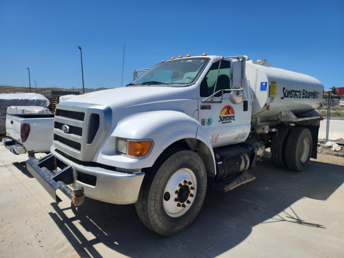 Detail Photo - 2012 Ford F-750 | image 0