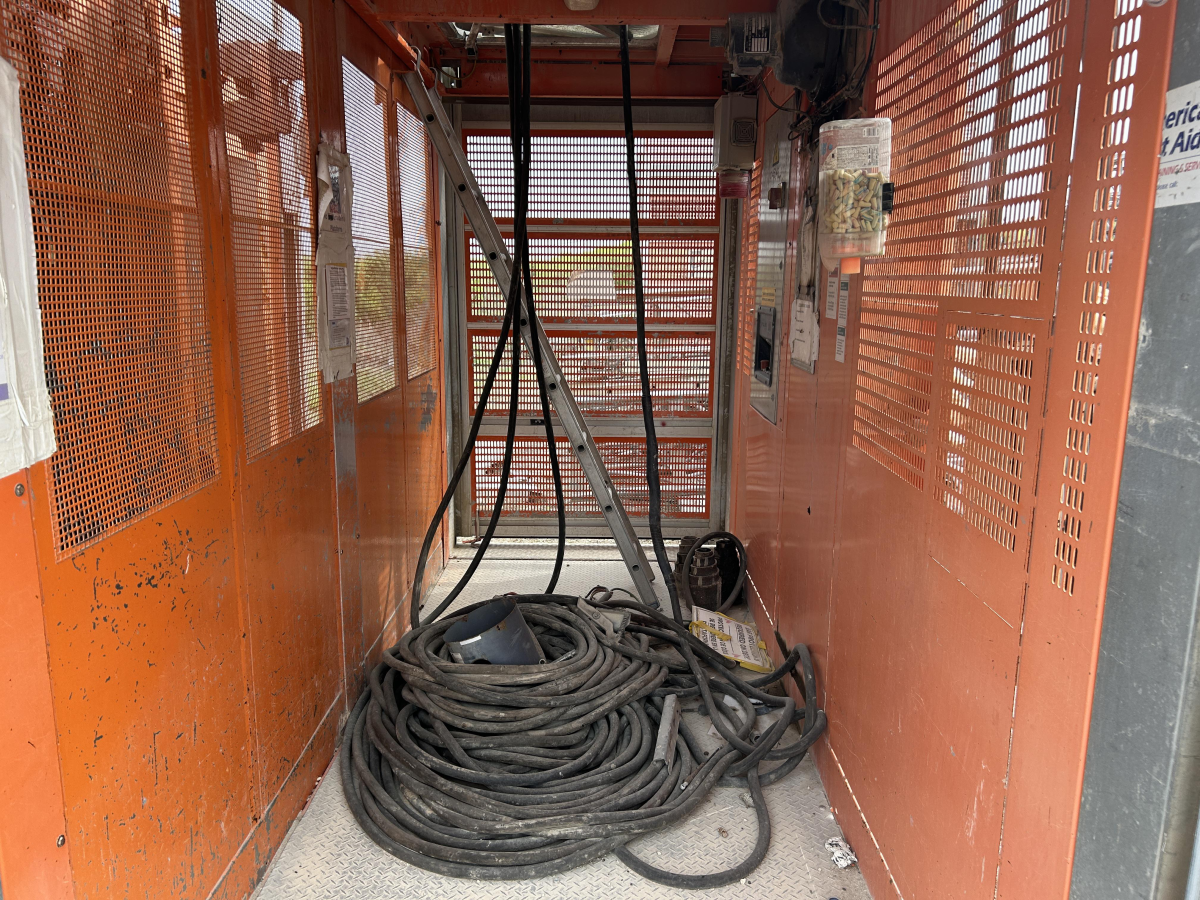 Subcategory - Personnel And Material Hoists | image 3