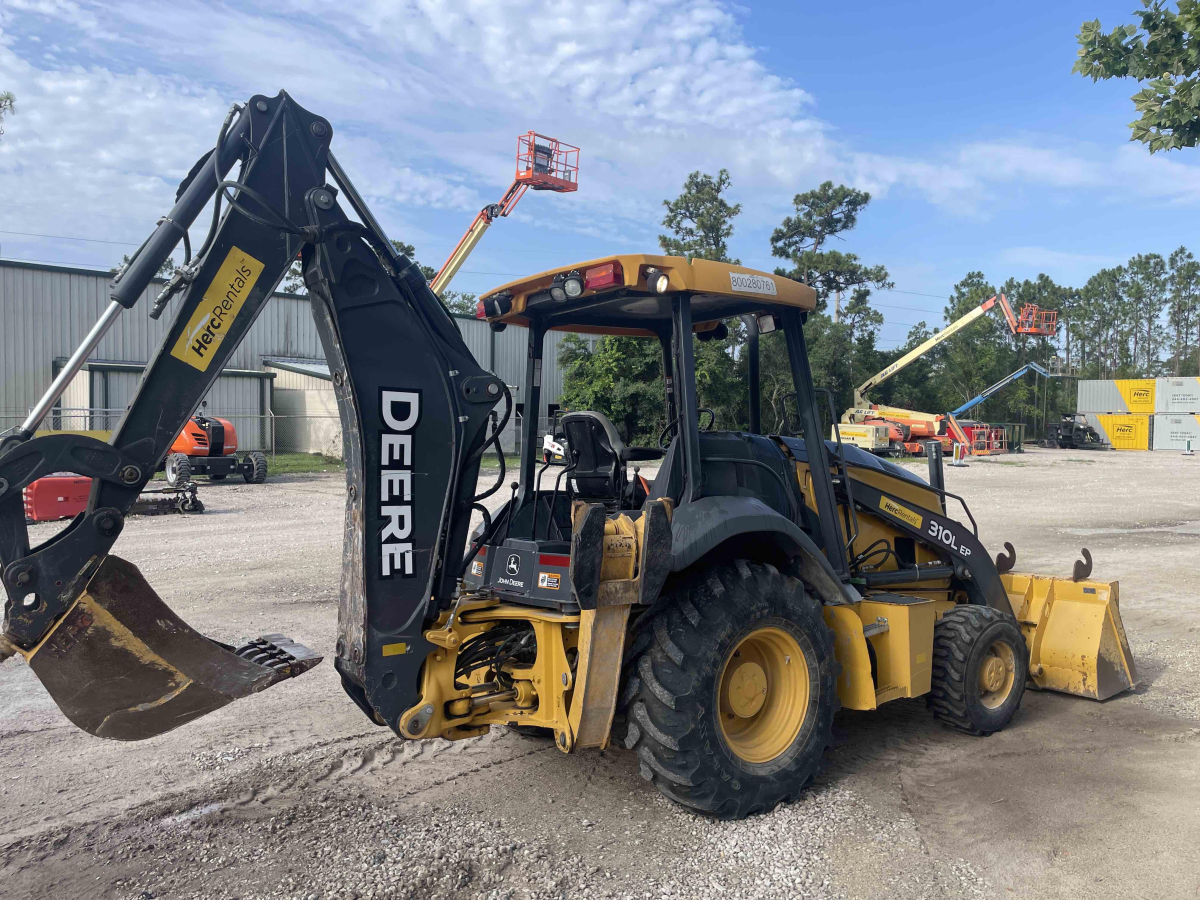 Subcategory - 70+ HP Backhoe Loaders | image 3