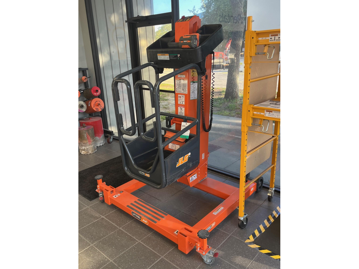 Subcategory - Push Around Mast Lifts | image 0