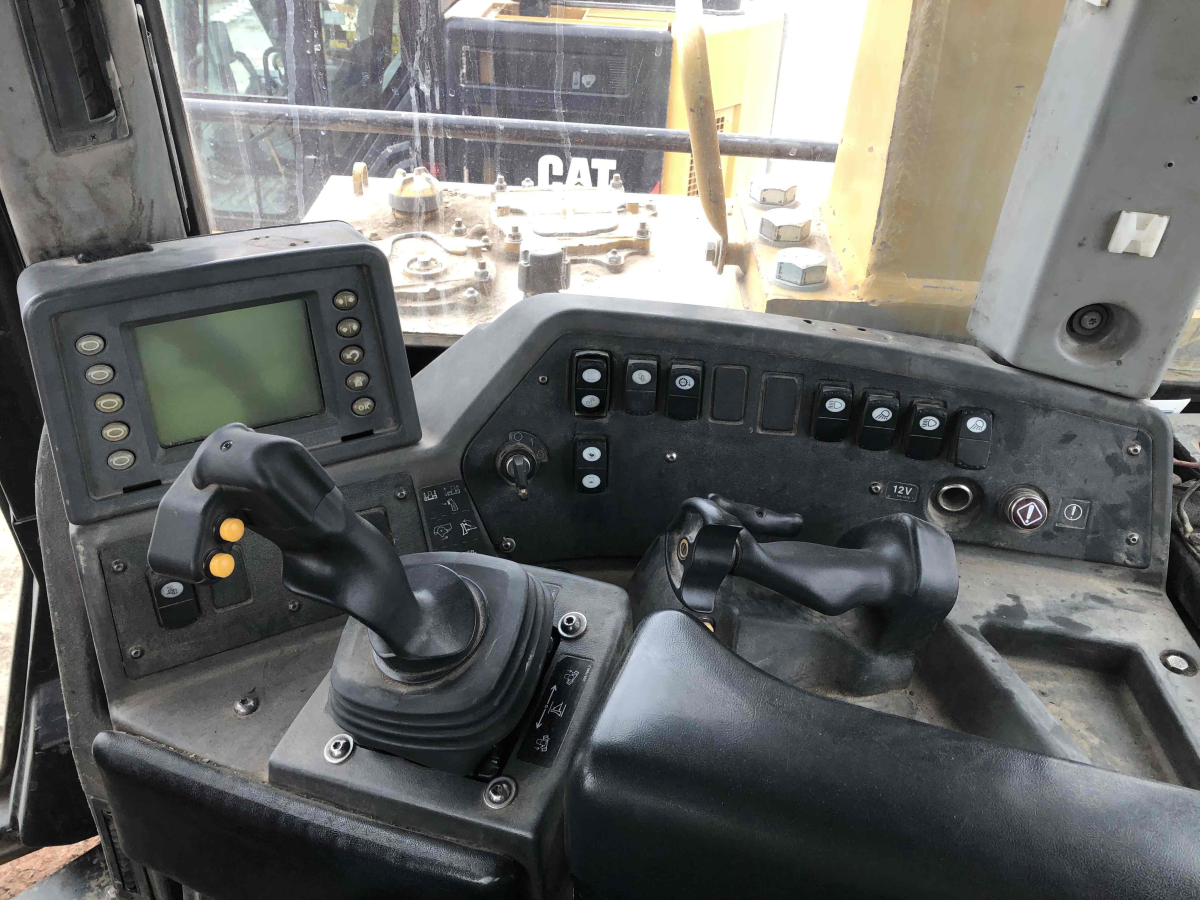 Subcategory - 300+ HP Crawler Dozers | image 22