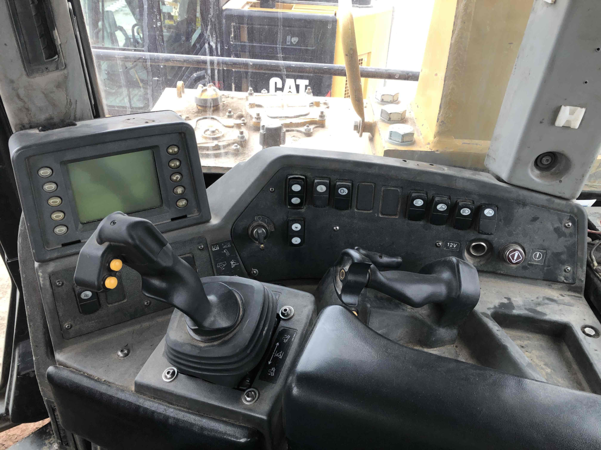 Detail Photo - 2005 Caterpillar D10T | image 22