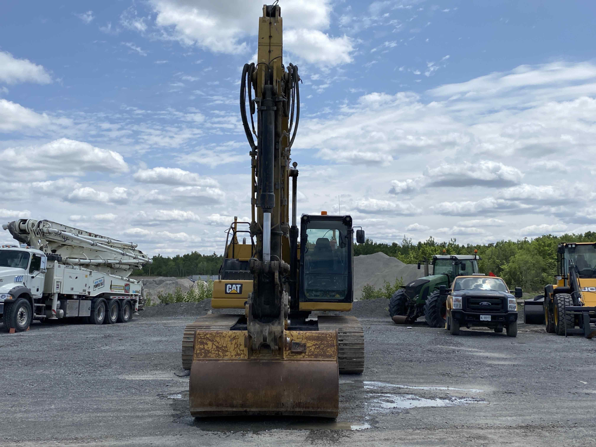 Subcategory - 45,000-74,999 Lb Excavators | image 1