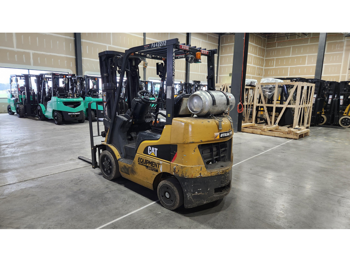 Subcategory - 0-19,999 Lb Cushion Tire Forklift Trucks | image 1