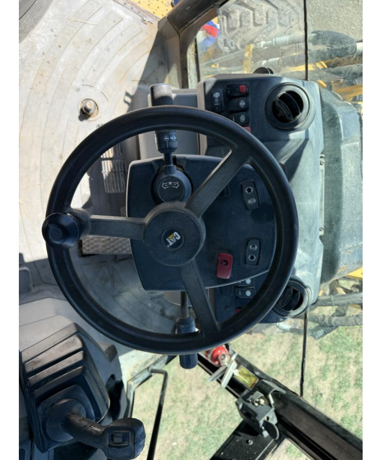 Subcategory - 70+ HP Backhoe Loaders | image 15