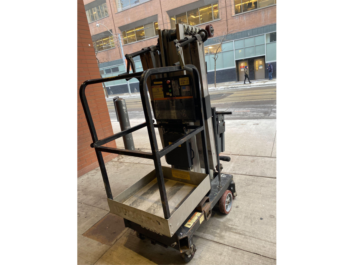 Subcategory - Push Around Mast Lifts | image 0