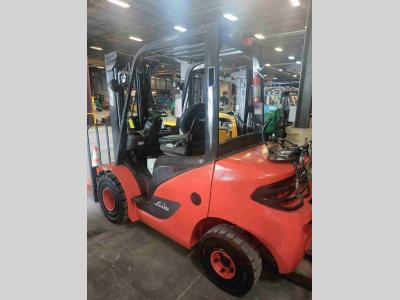 Gallery Thumbnail - Subcategory - 0-19,999 Lb Pneumatic Tire Forklift Trucks | image 1