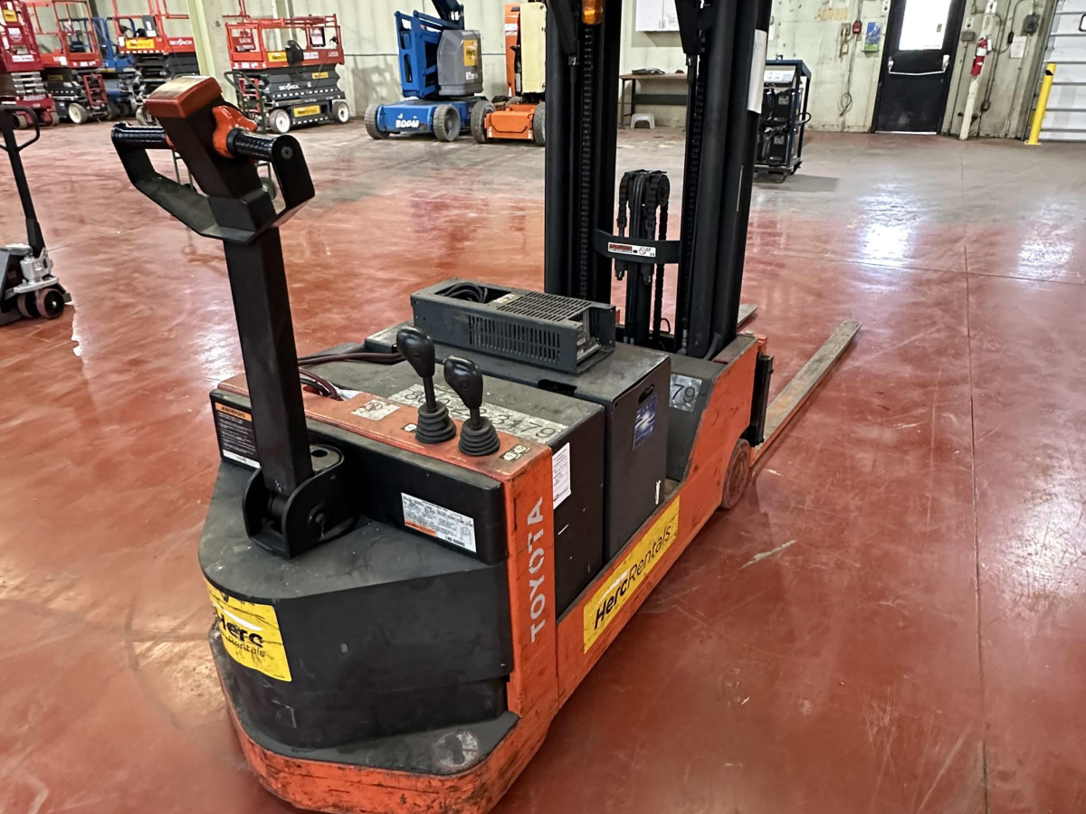 Subcategory - Walk-Behind Electric Stackers | image 2