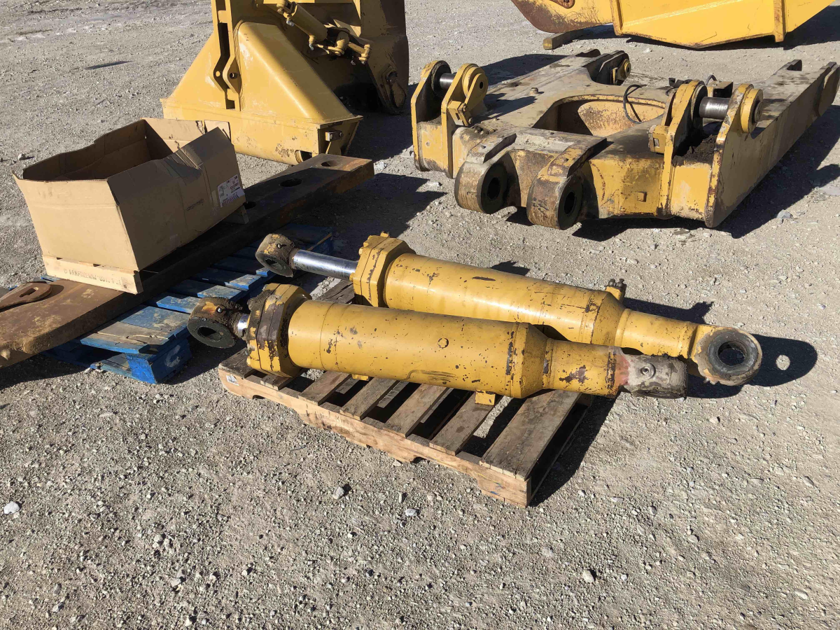 Subcategory - 300+ HP Crawler Dozers | image 11