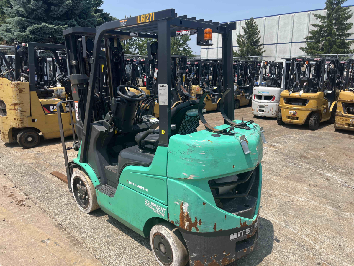 Subcategory - 0-19,999 Lb Cushion Tire Forklift Trucks | image 1