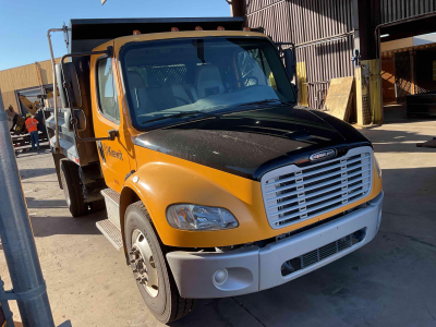 Detail Photo - 2021 Freightliner M2106