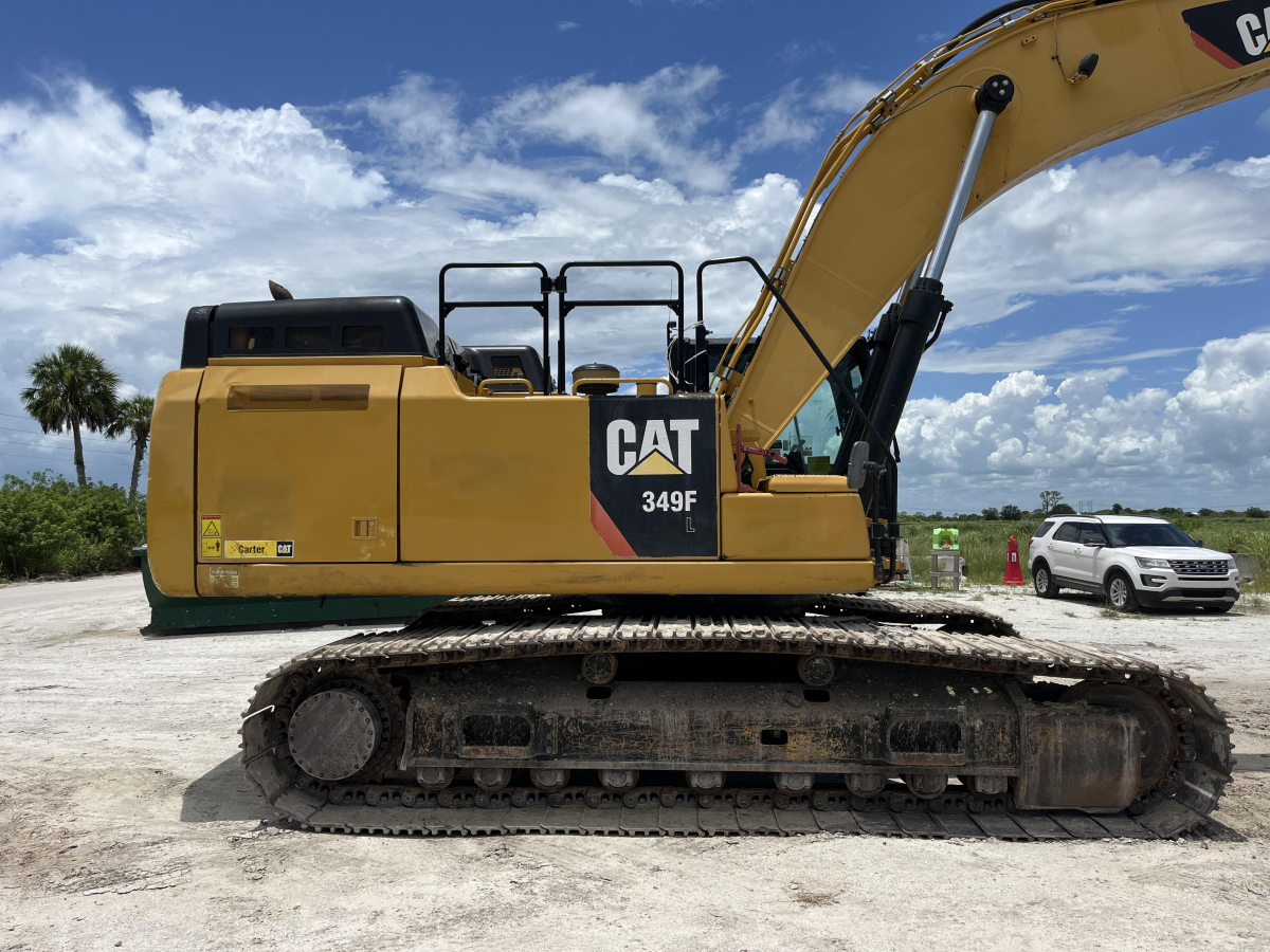 Detail Photo - 2017 Caterpillar 349F L | image 2