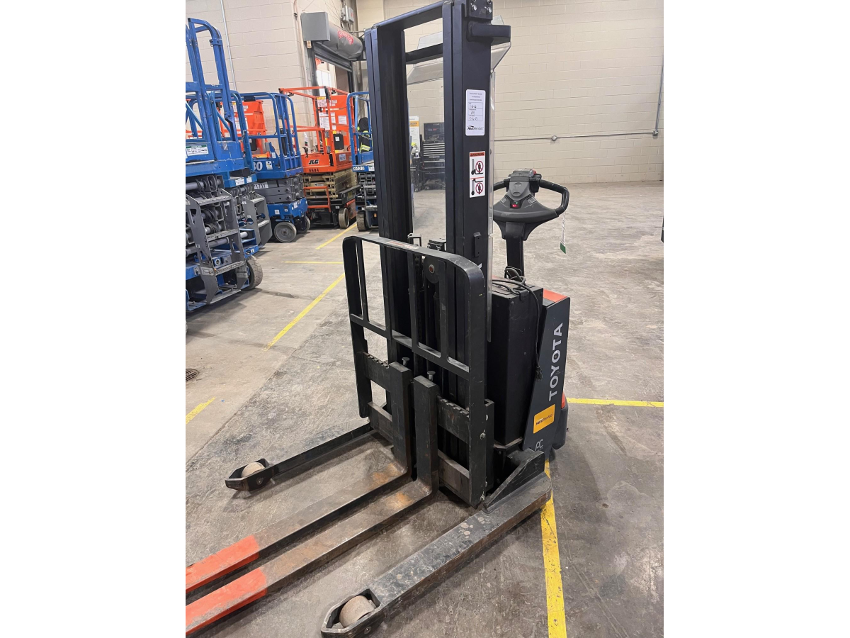 Subcategory - Walk-Behind Electric Stackers | image 2