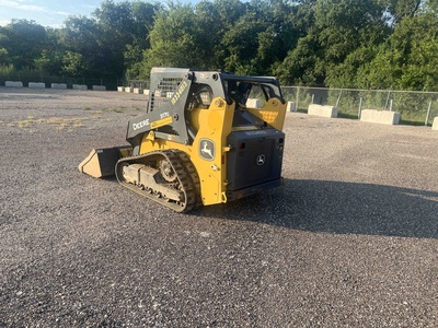 Gallery Thumbnail - Subcategory - 2,000+ Lb Compact Track Loaders | image 2