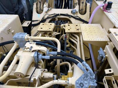 Gallery Thumbnail - Subcategory - 100,000+ Lb Excavators | image 21