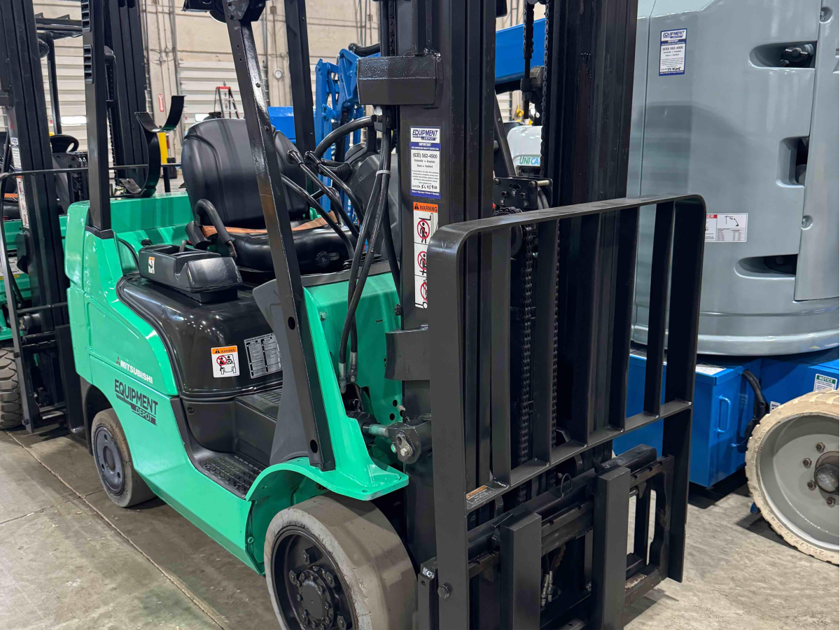 Subcategory - 0-19,999 Lb Cushion Tire Forklift Trucks | image 1