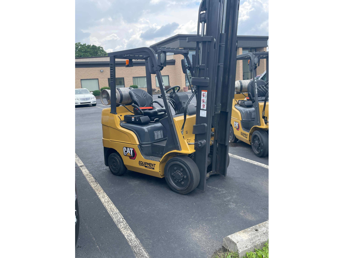 Subcategory - 0-19,999 Lb Cushion Tire Forklift Trucks | image 1