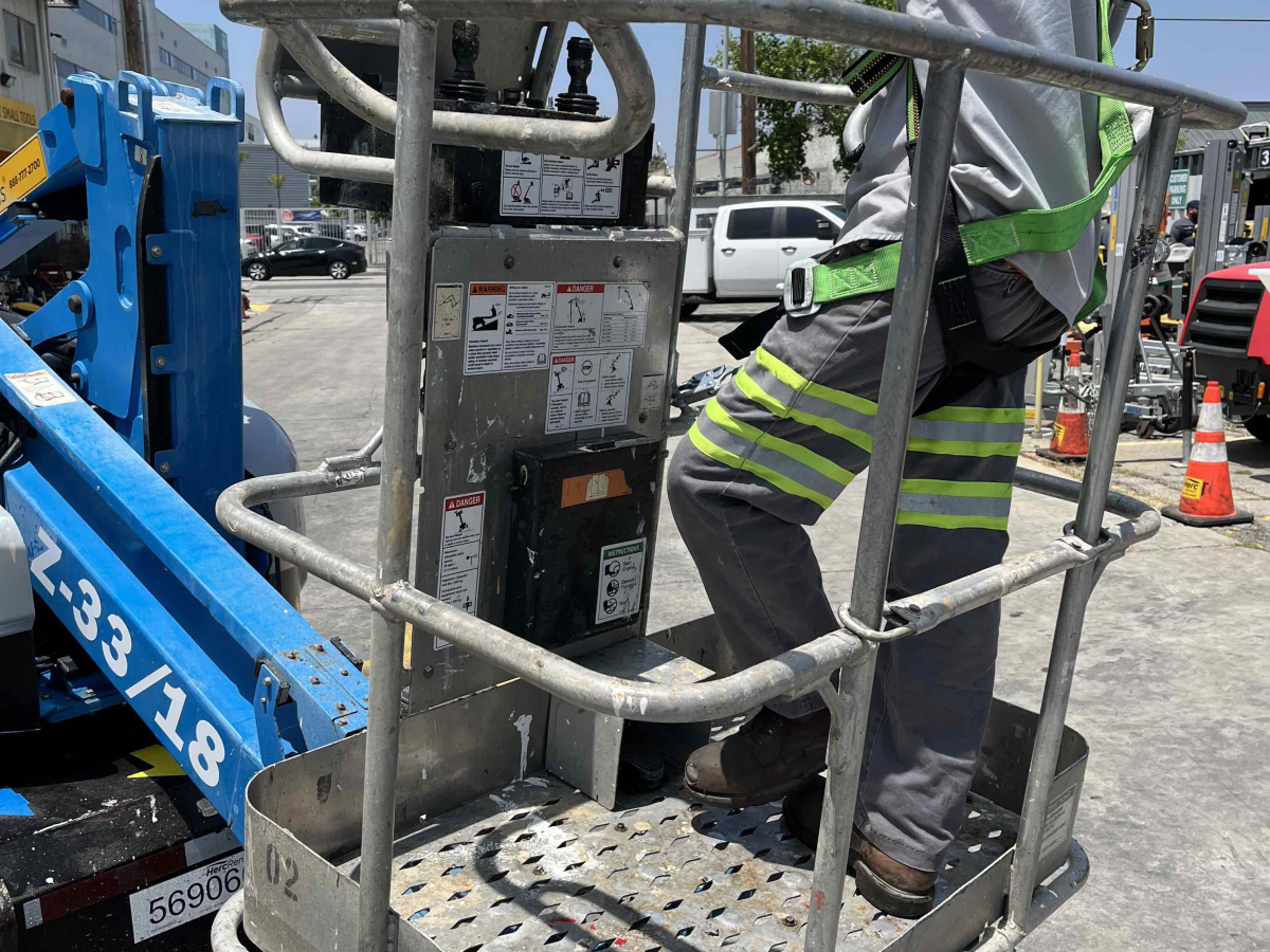 Subcategory - 0-39 Ft Electric Articulating Booms | image 2