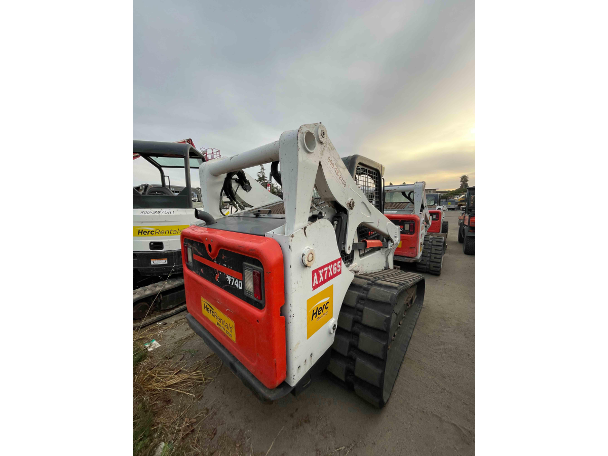 Detail Photo - 2017 Bobcat T740 | image 3