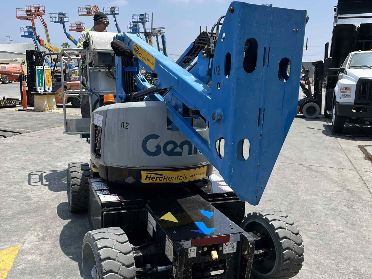 Subcategory - 0-39 Ft Electric Articulating Booms | image 0