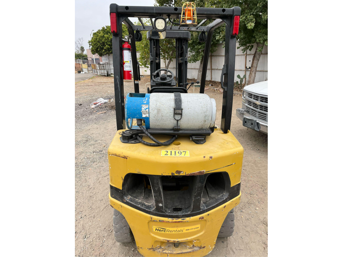 Subcategory - 0-19,999 Lb Pneumatic Tire Forklift Trucks | image 1