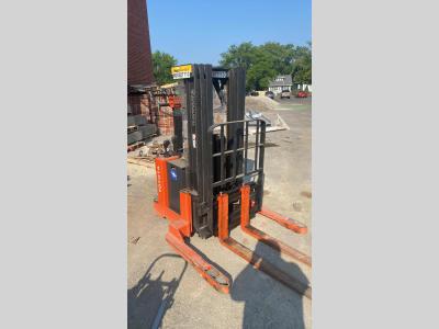 Gallery Thumbnail - Subcategory - Walk-Behind Electric Stackers | image 1