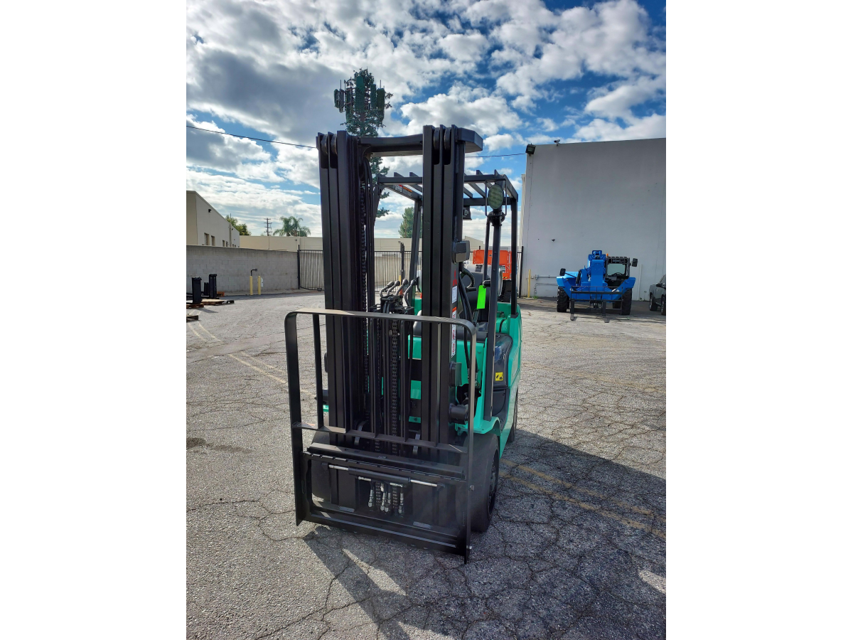 Subcategory - 0-19,999 Lb Cushion Tire Forklift Trucks | image 3