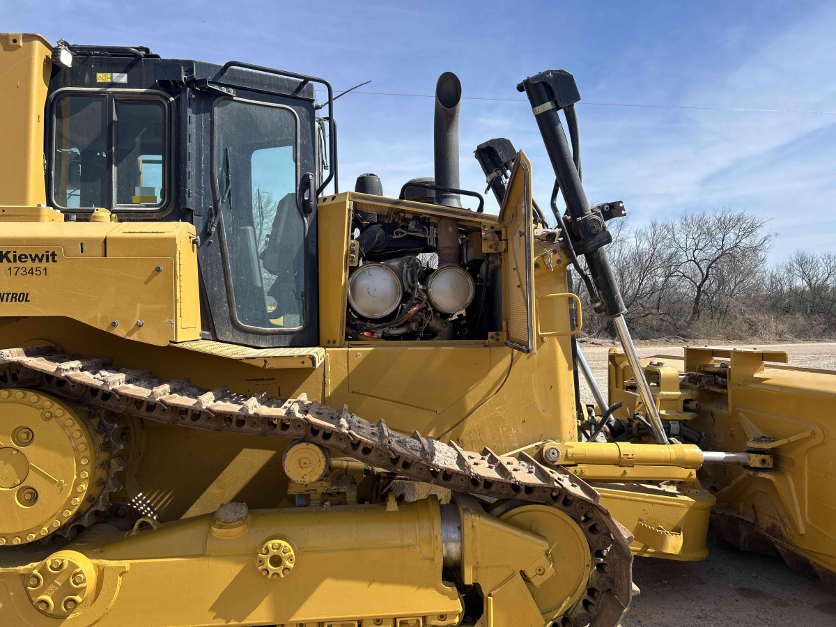 Subcategory - 180-299 HP Crawler Dozers | image 4