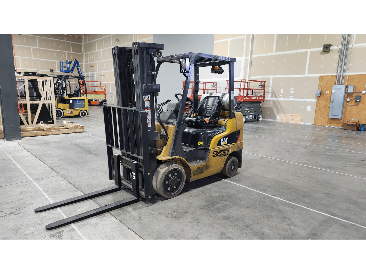 Subcategory - 0-19,999 Lb Cushion Tire Forklift Trucks | image 0