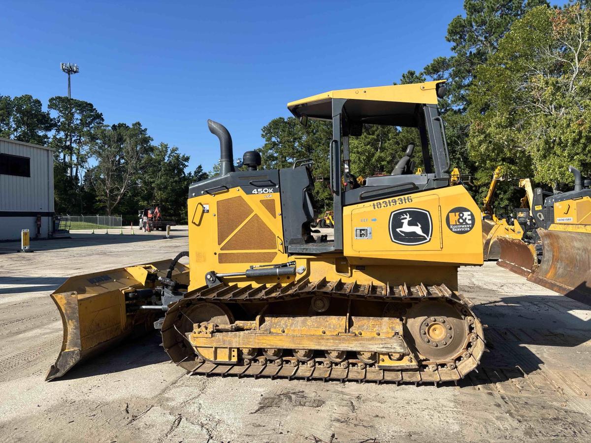 Subcategory - 0-114 HP Crawler Dozers | image 0