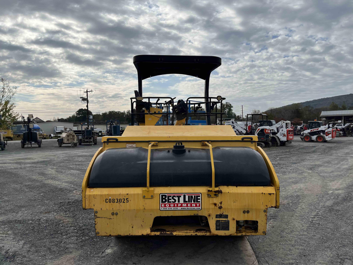 2013 Sakai SW880 Best Line Equipment.