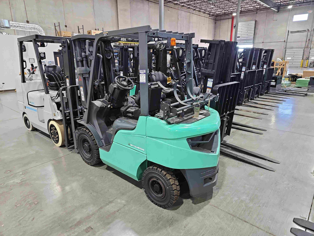 Subcategory - 0-19,999 Lb Pneumatic Tire Forklift Trucks | image 2